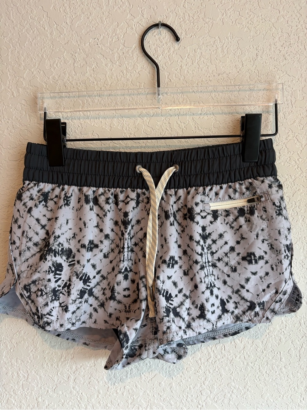 Vuori Tie Dye Athletic Running Shorts XS Black Gray Drawstring
